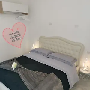 https://lonate-room.it-lombardy.com